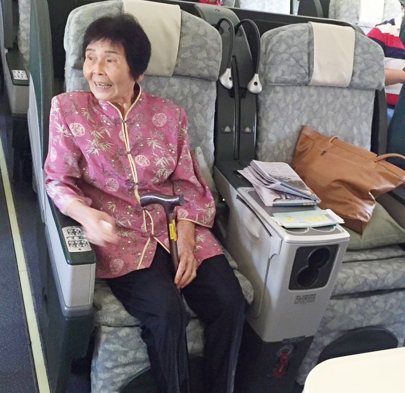 生活好物分享「十分幸福」 日本速吸女性尿用內褲~舒適親膚吸水力超強的成人尿用內褲